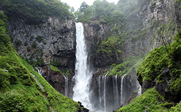 華厳の滝